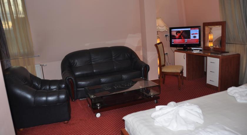 פרישטינה Hotel Royal מראה חיצוני תמונה