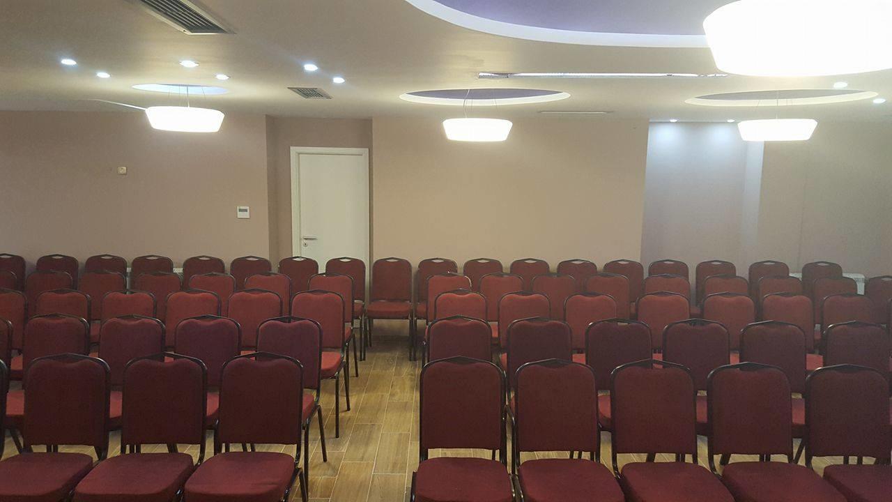 פרישטינה Hotel Royal מראה חיצוני תמונה