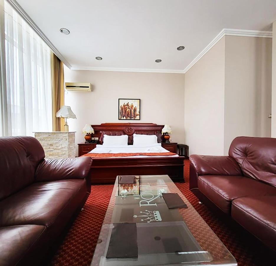 פרישטינה Hotel Royal מראה חיצוני תמונה