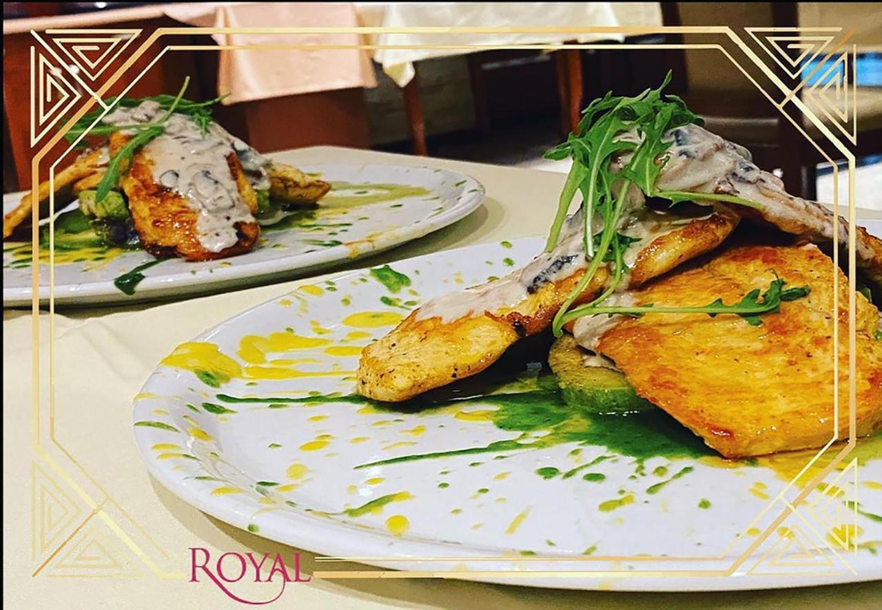 פרישטינה Hotel Royal מראה חיצוני תמונה
