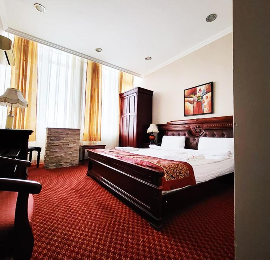 פרישטינה Hotel Royal מראה חיצוני תמונה