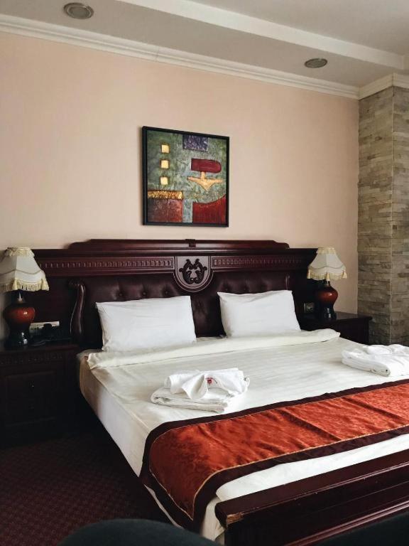 פרישטינה Hotel Royal מראה חיצוני תמונה