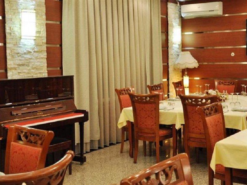 פרישטינה Hotel Royal מראה חיצוני תמונה