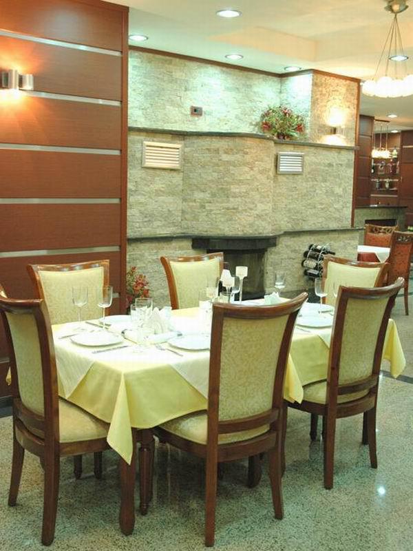 פרישטינה Hotel Royal מראה חיצוני תמונה
